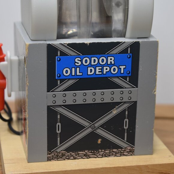 Sodor Oil Depot - Thomas & Friends Wooden Railway Engine Train Vintage 2005 - Picture 8 of 9